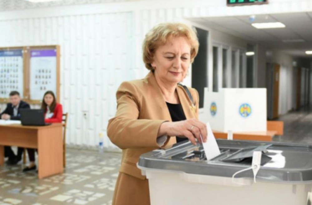 LIVE // Alegeri Prezidențiale 2020: Exprimarea votului de către Președintele Parlamentului Republicii Moldova, Zinaida Greceanîi